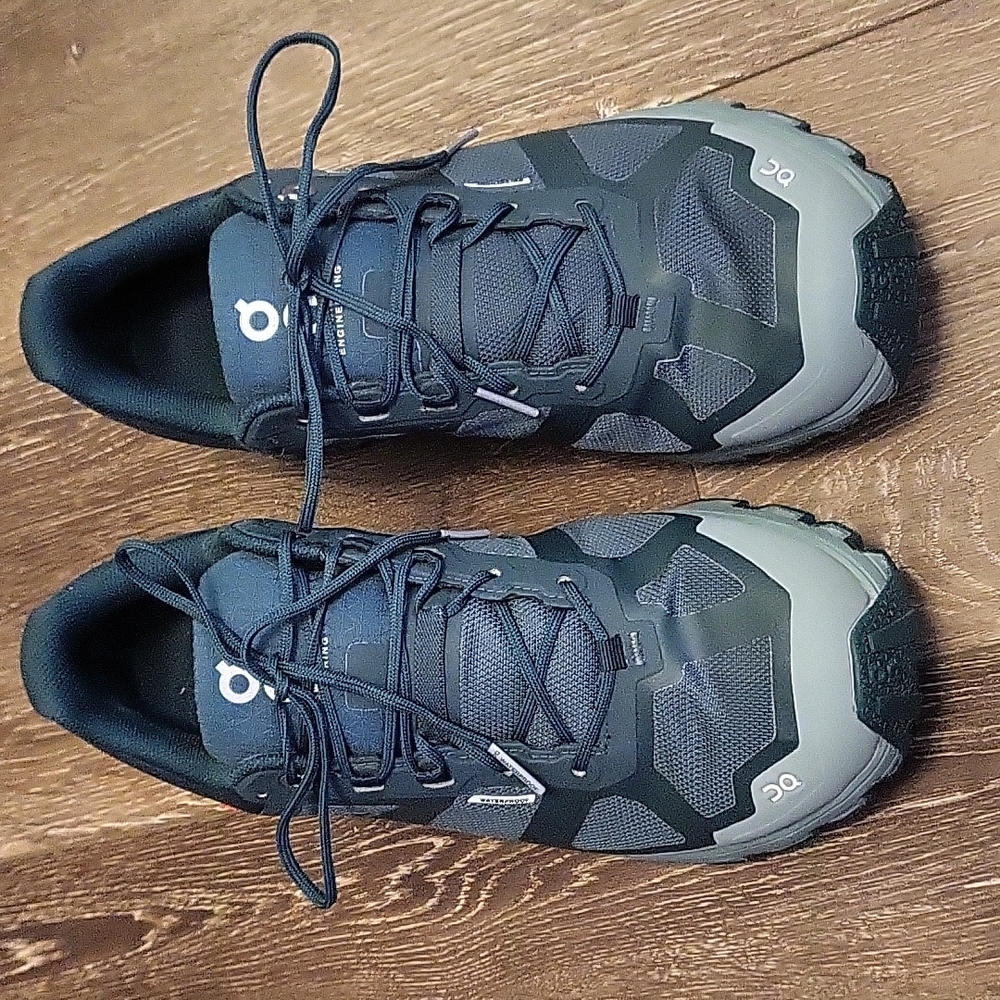 On Cloud Cloudventure Waterproof Size 9 Juniper/Sea